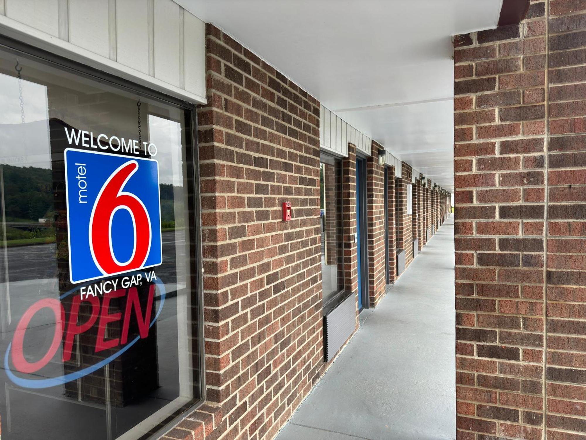 Motel 6 Fancy Gap Va Exterior photo